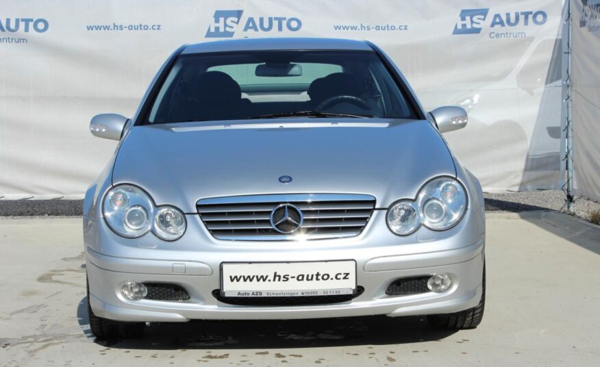 Mercedes-Benz Třídy C liftback