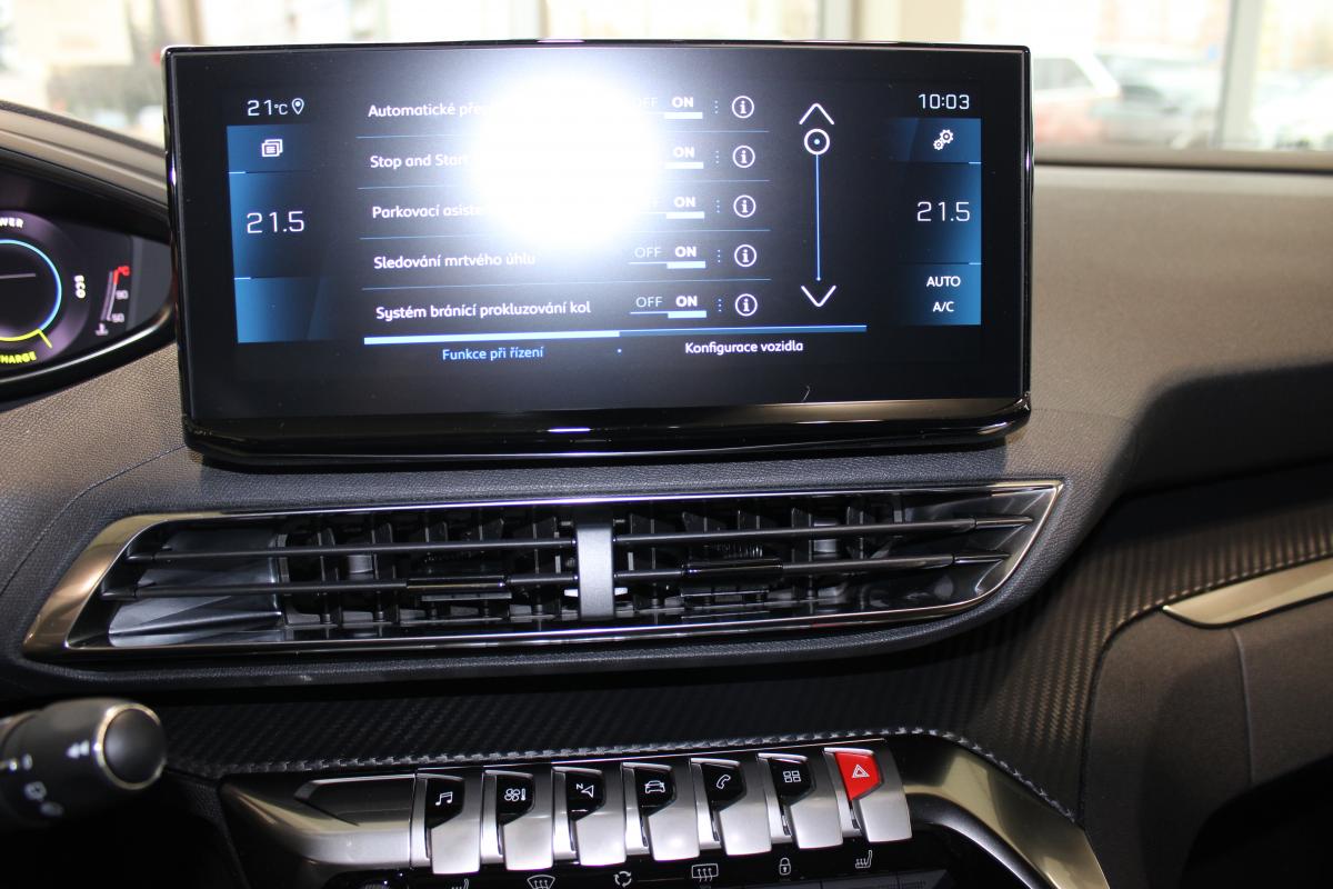 Peugeot 5008 SUV