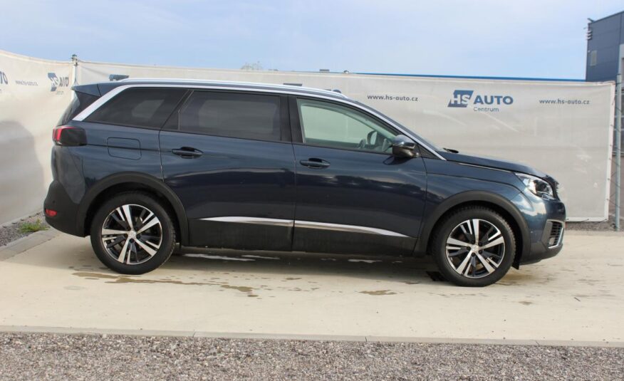 Peugeot 5008 SUV