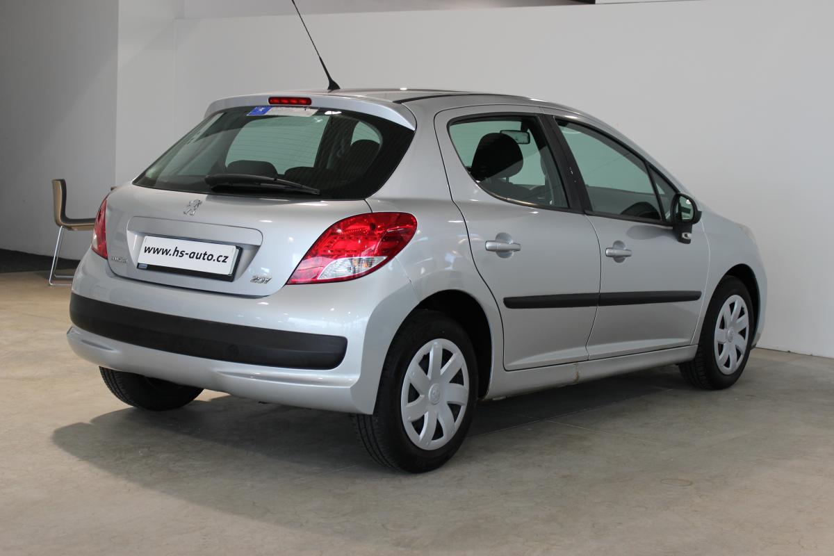 Peugeot 207 hatchback
