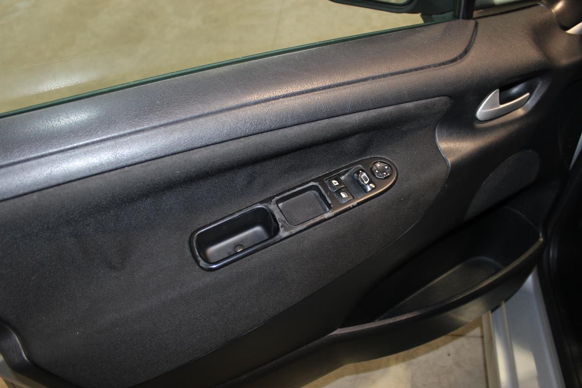Peugeot 207 hatchback