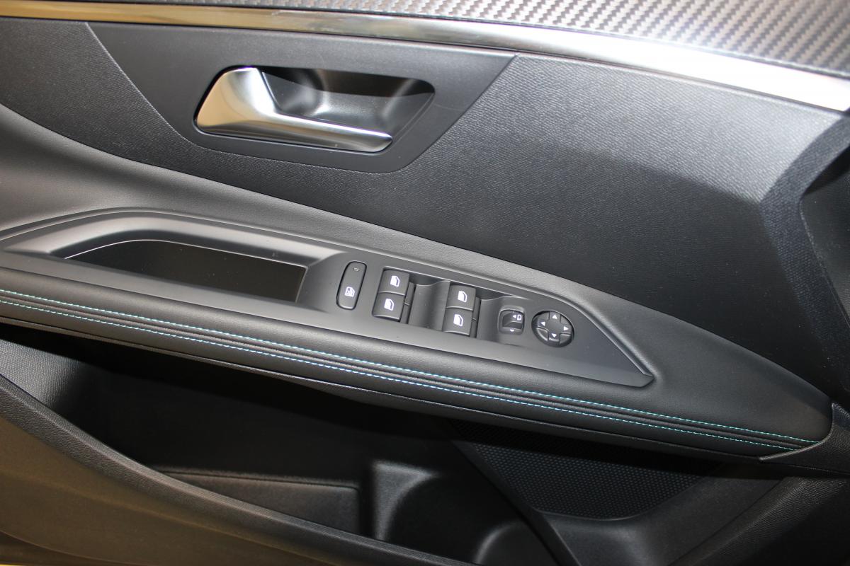 Peugeot 5008 SUV