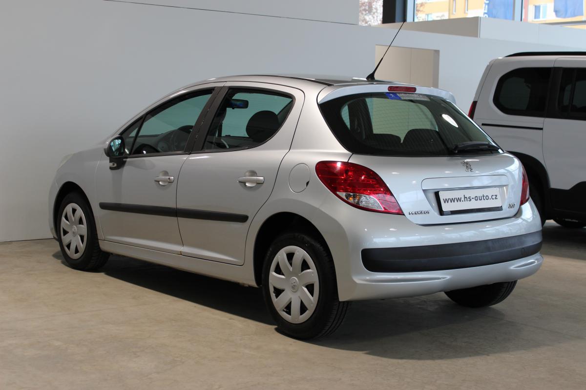 Peugeot 207 hatchback