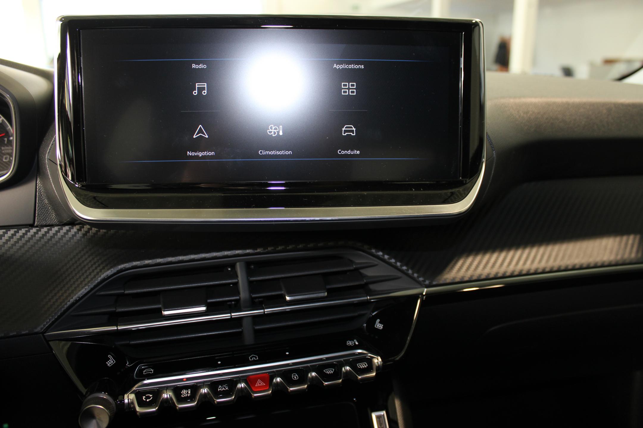 Peugeot 208 hatchback
