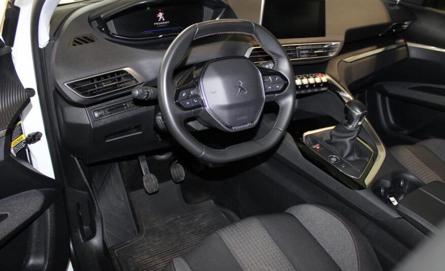 Peugeot 5008 SUV