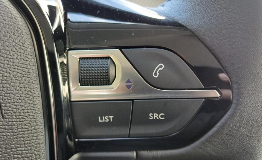 Peugeot 208 hatchback
