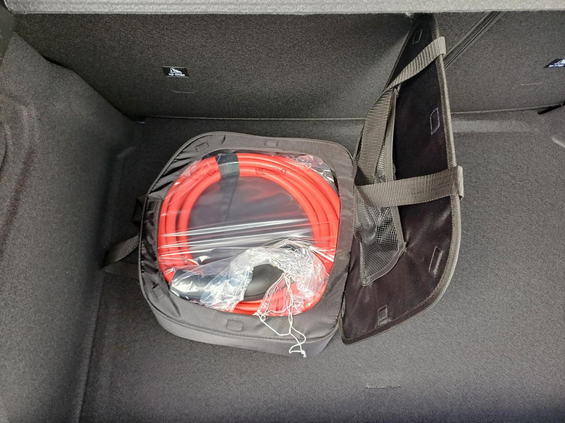 Peugeot 208 hatchback