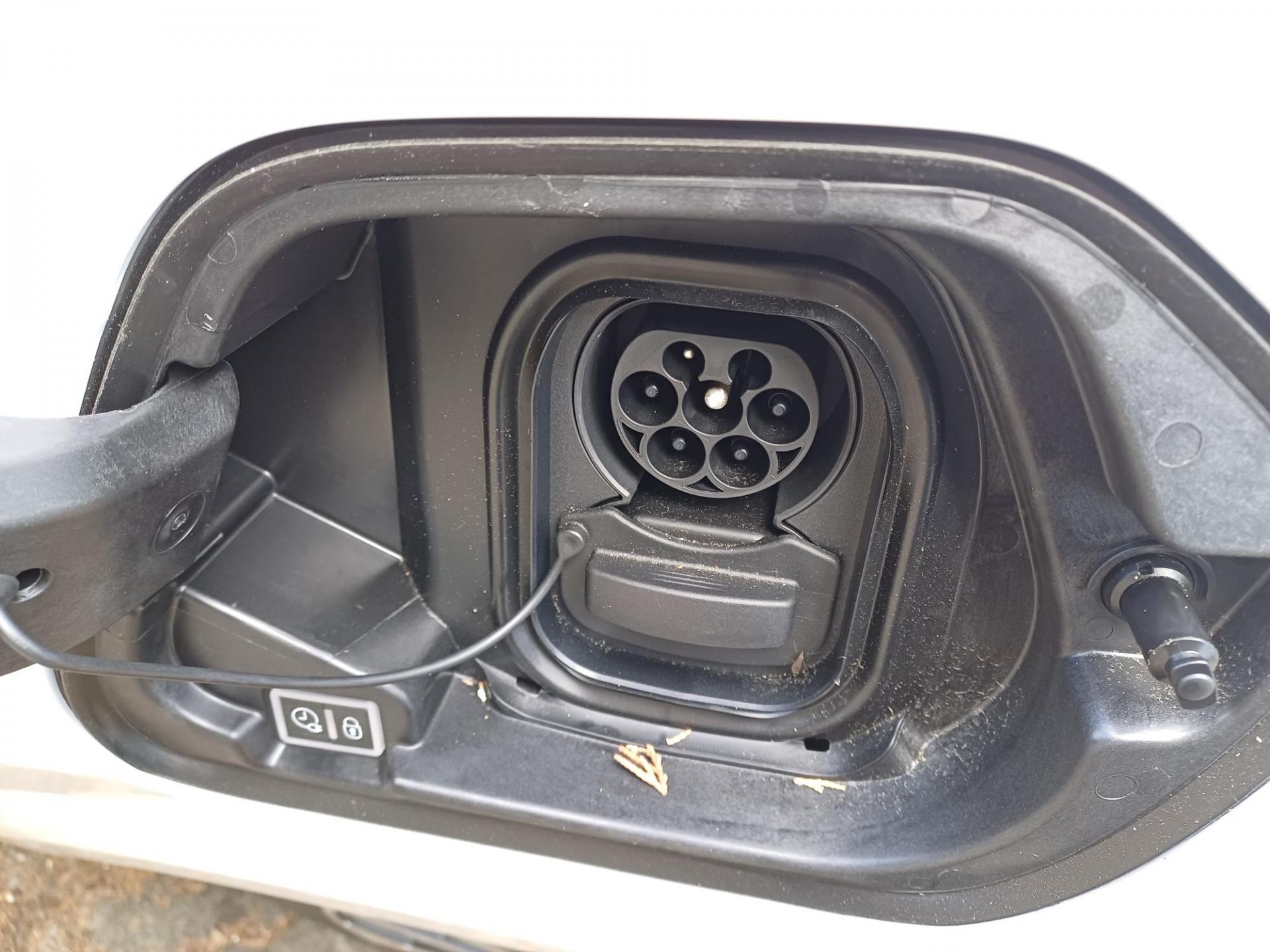 Peugeot 208 hatchback