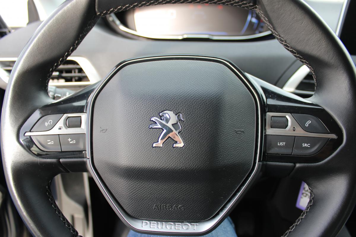 Peugeot 5008 SUV