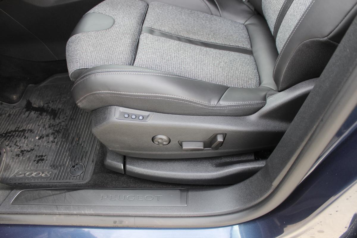 Peugeot 5008 SUV