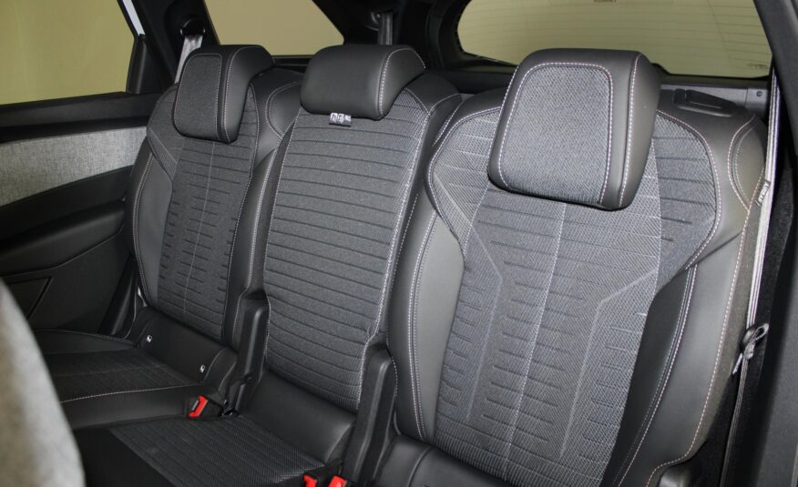 Peugeot 5008 SUV