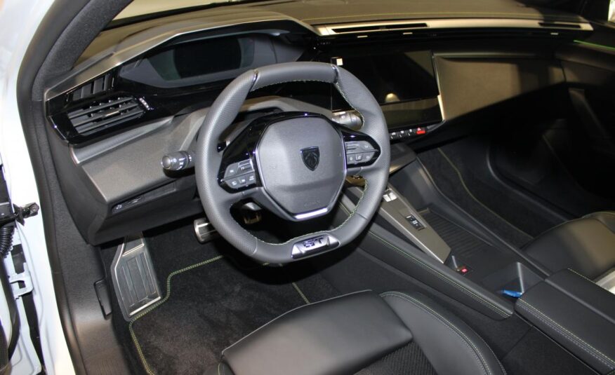 Peugeot 408 liftback