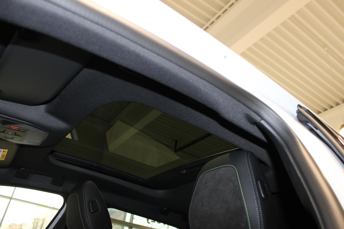 Peugeot 408 liftback