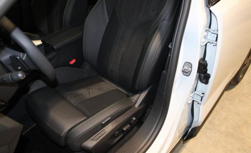 Peugeot 408 liftback