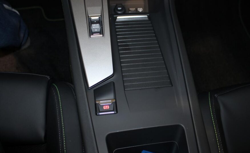 Peugeot 408 liftback