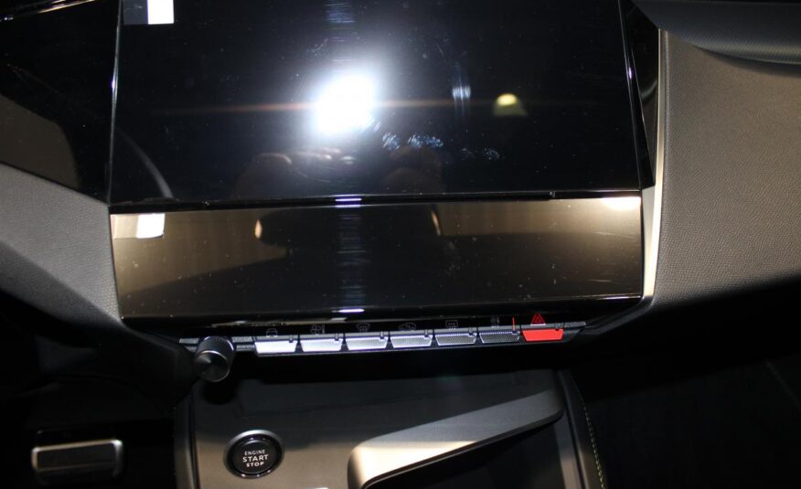 Peugeot 408 liftback