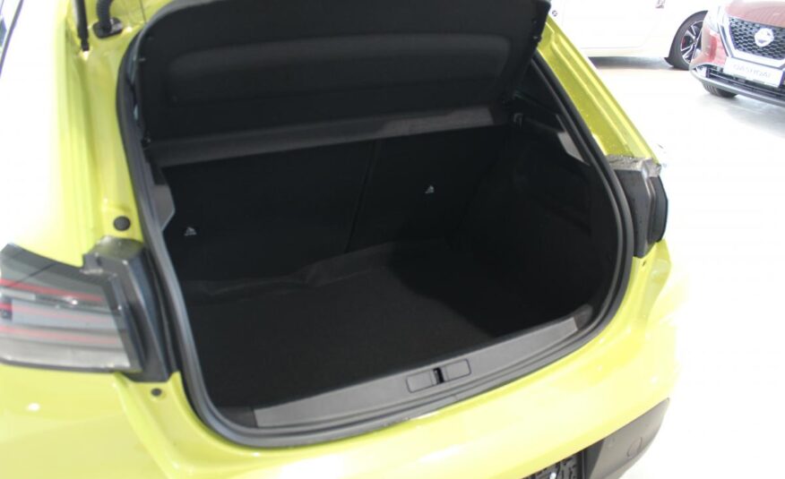 Peugeot 208 hatchback