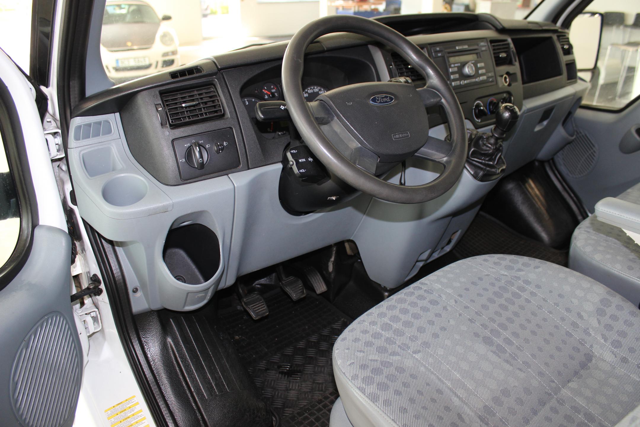 Ford Transit valník