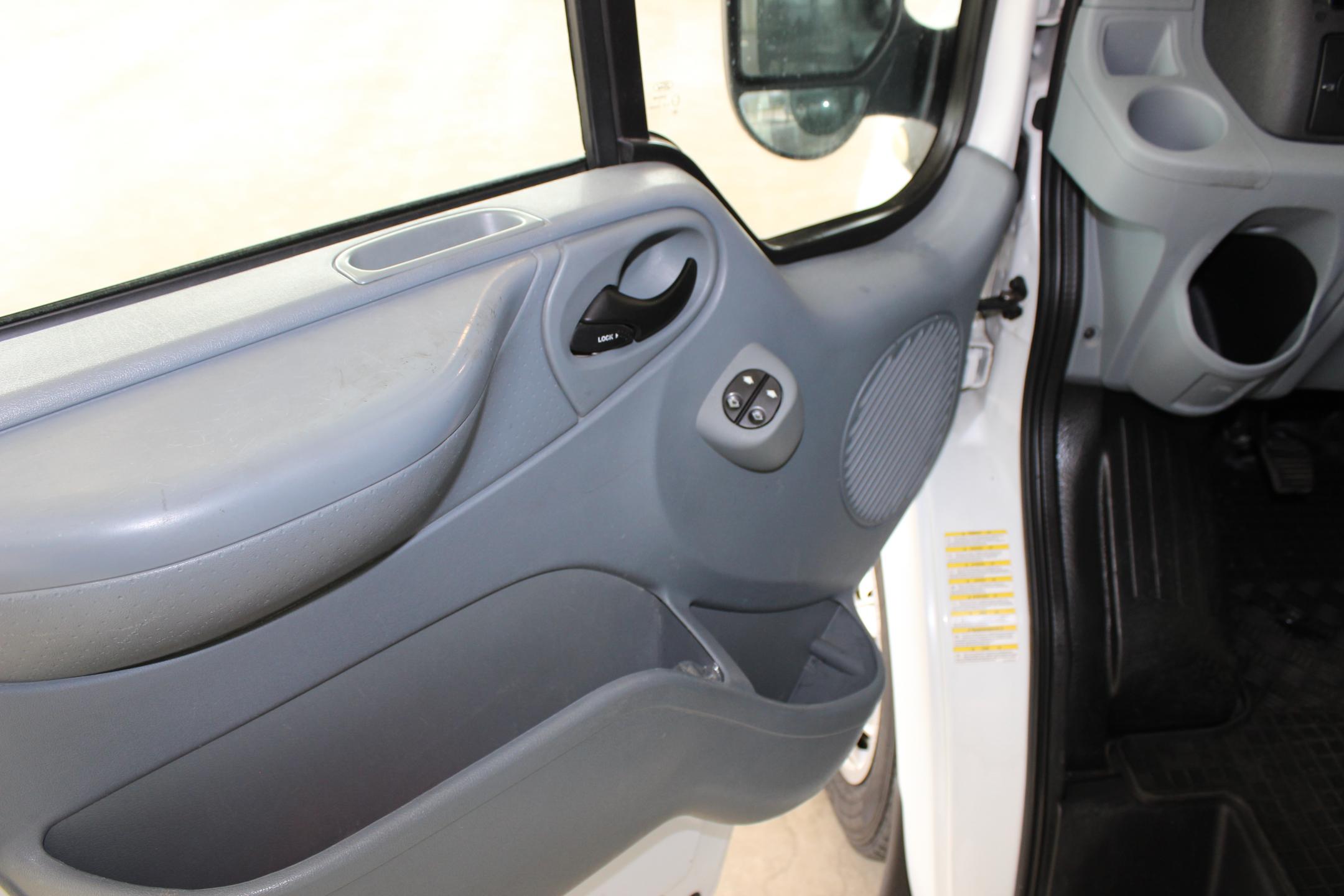 Ford Transit valník