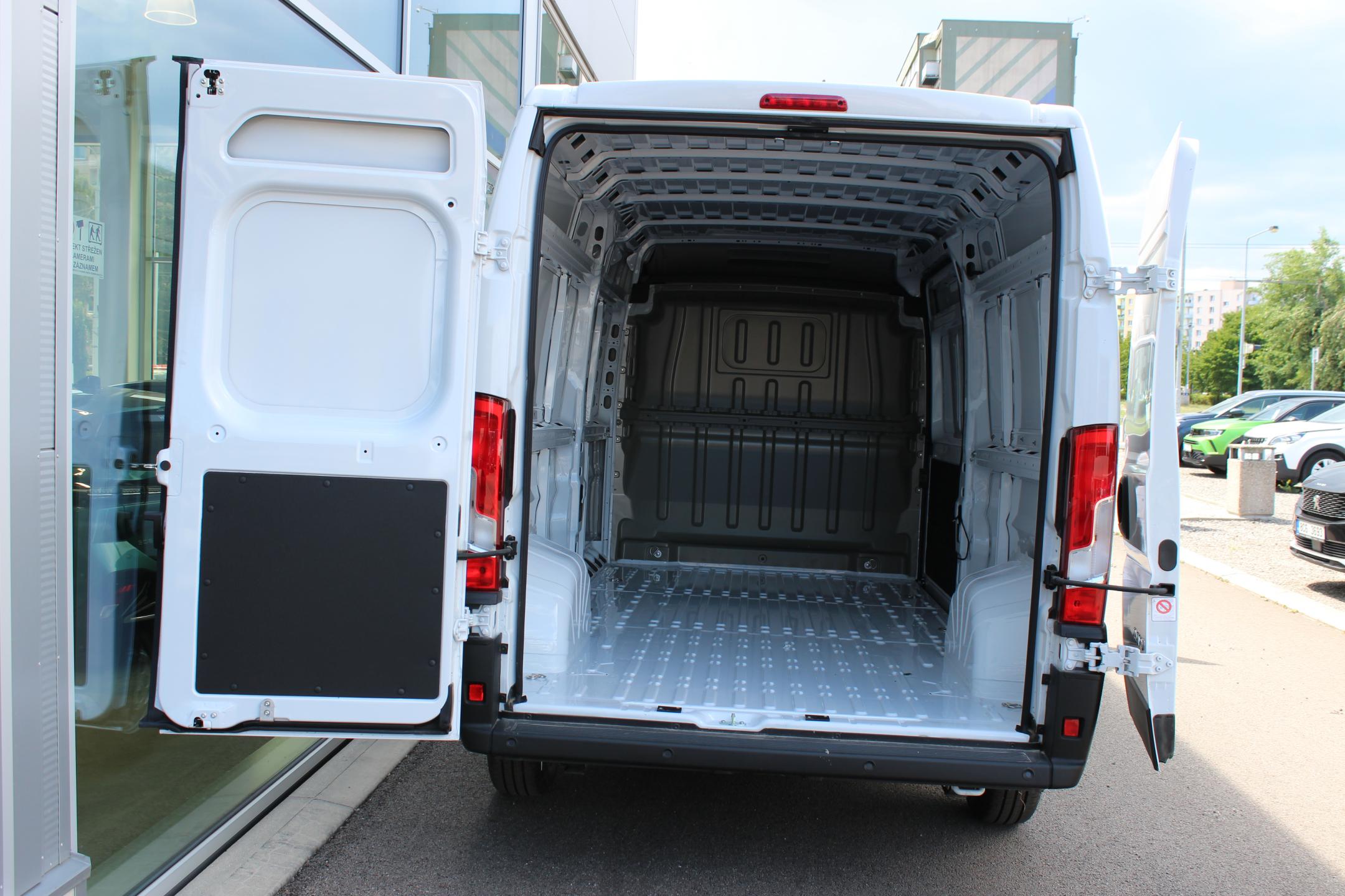 Opel Movano skříň