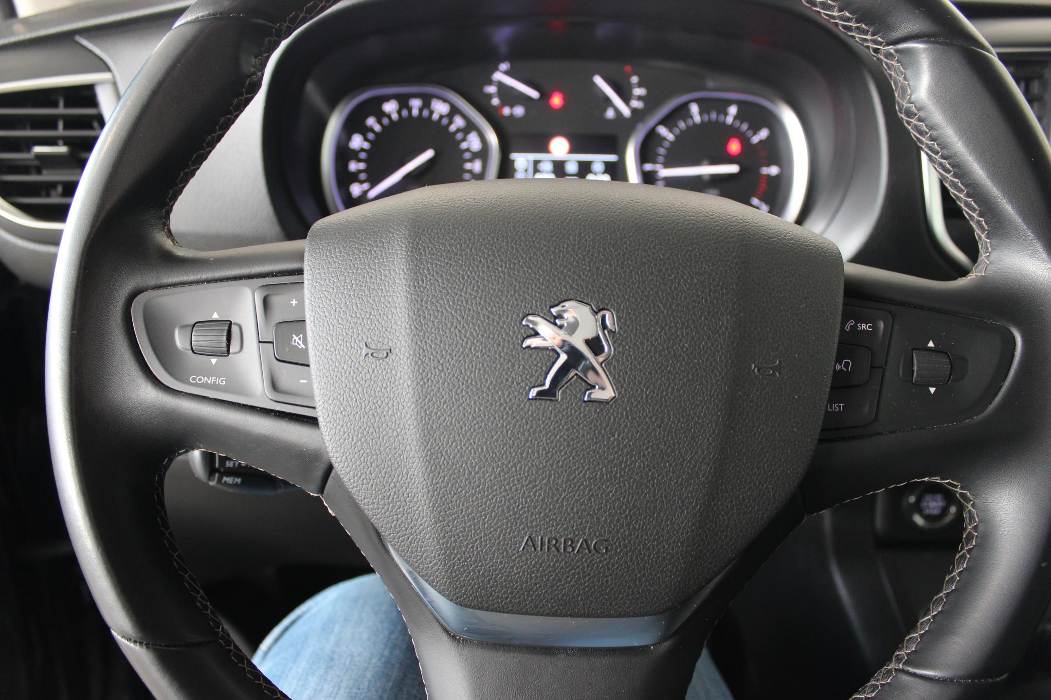 Peugeot Traveller MPV