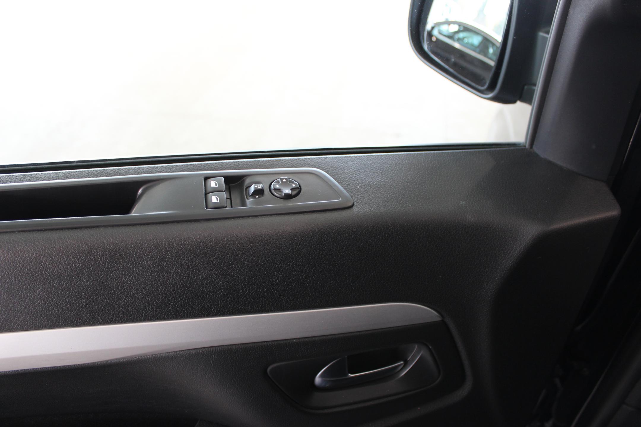 Peugeot Traveller MPV