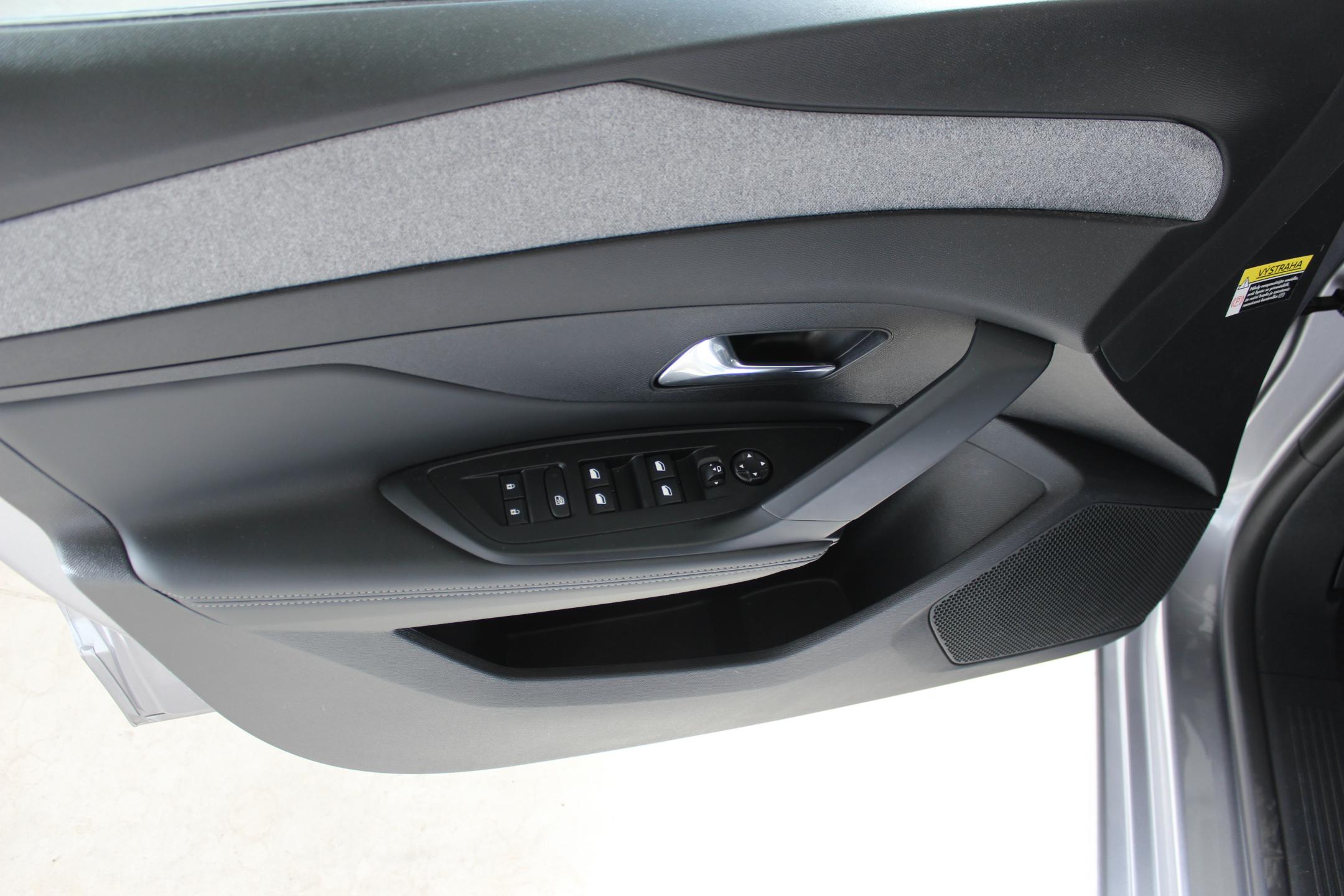 Peugeot 308 hatchback