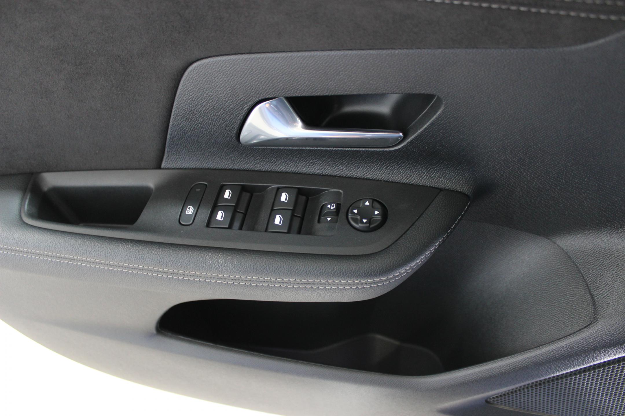 Opel Mokka hatchback