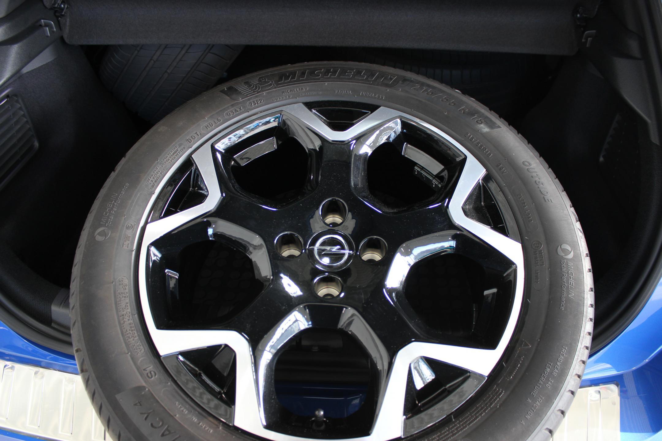 Opel Mokka hatchback