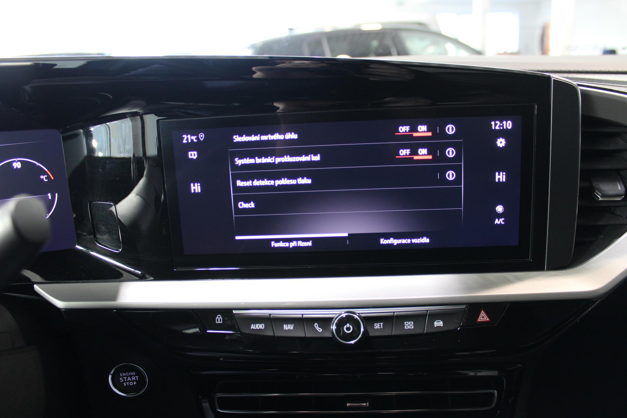 Opel Mokka hatchback