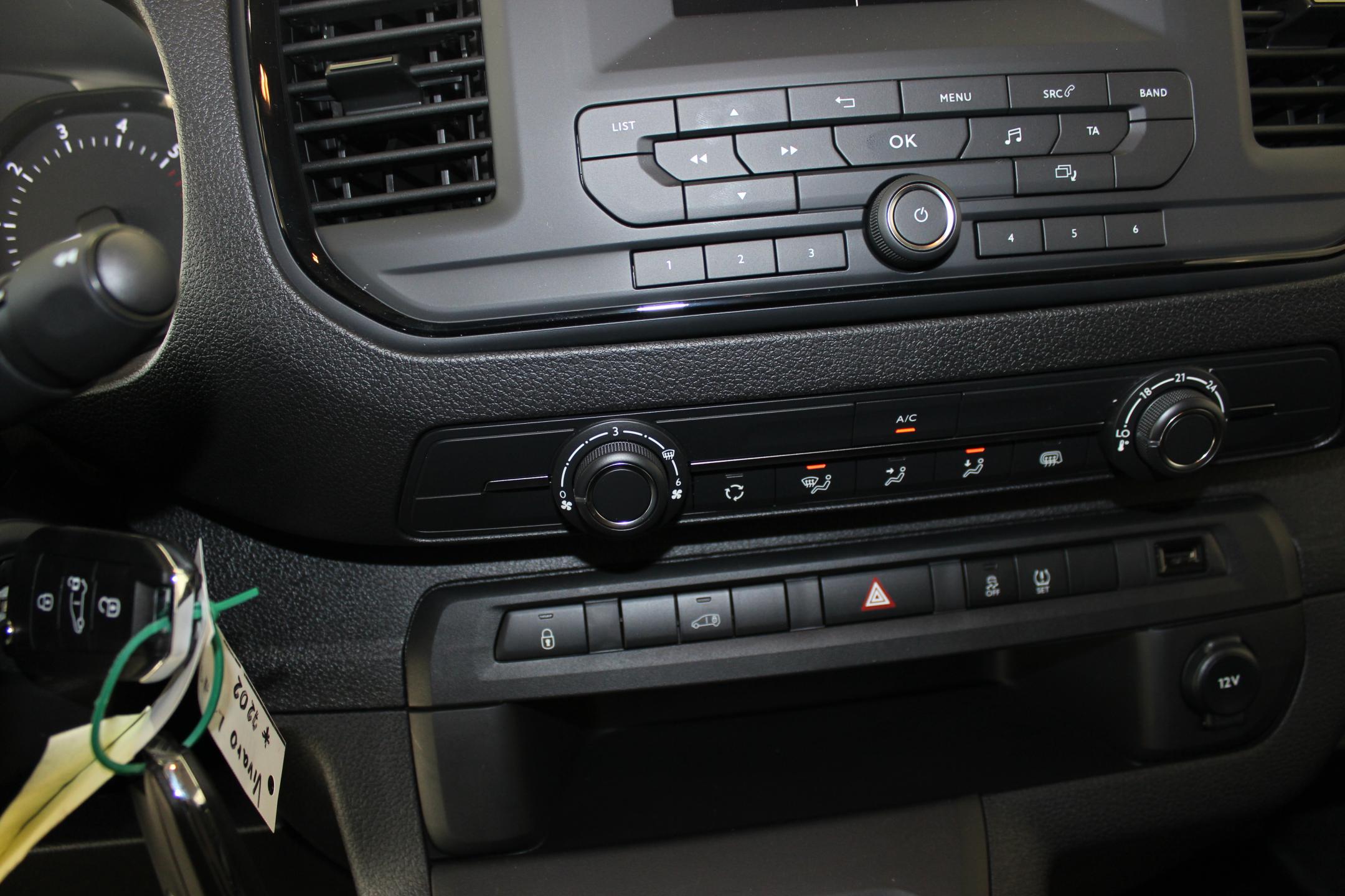 Opel Vivaro skříň