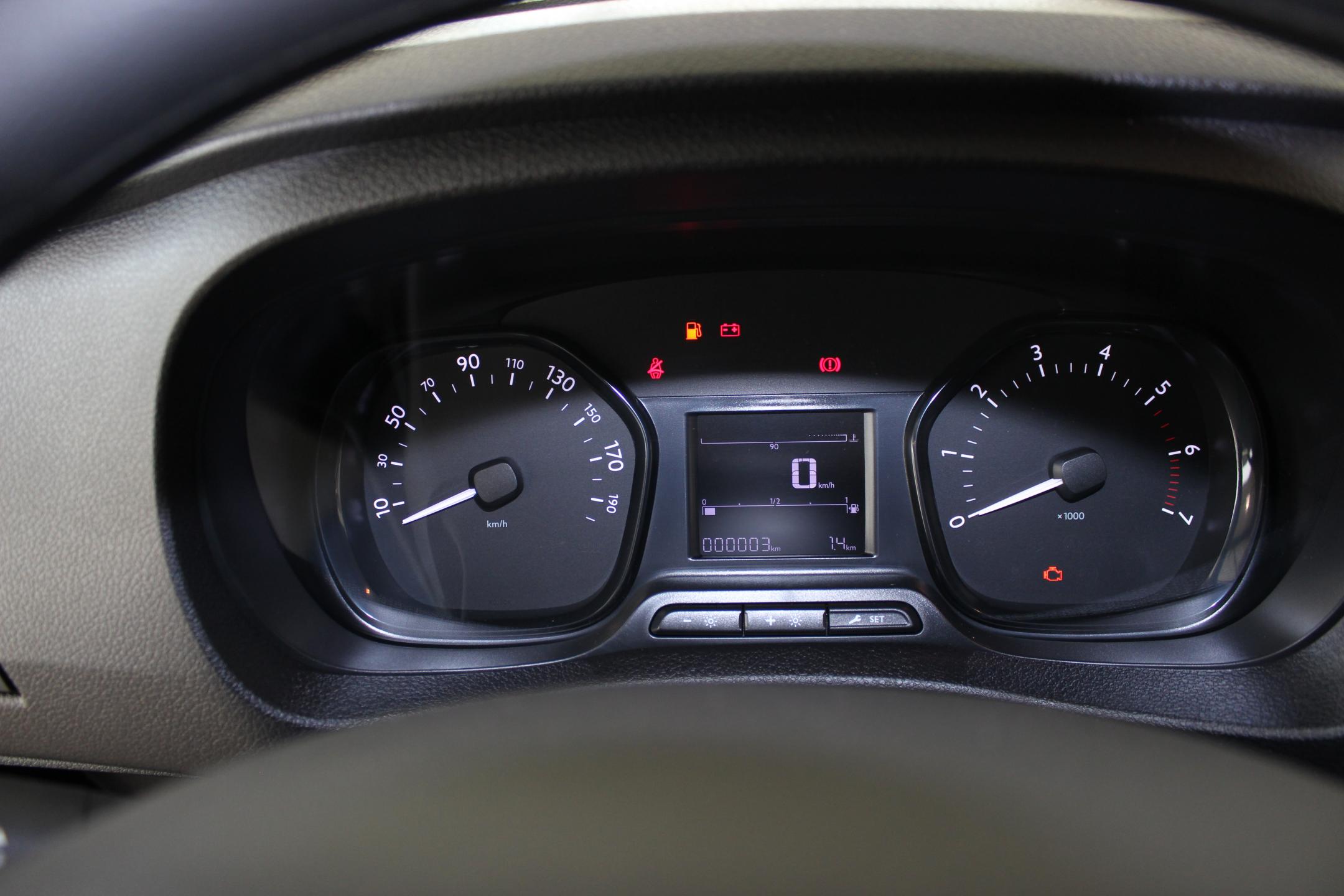 Opel Vivaro skříň