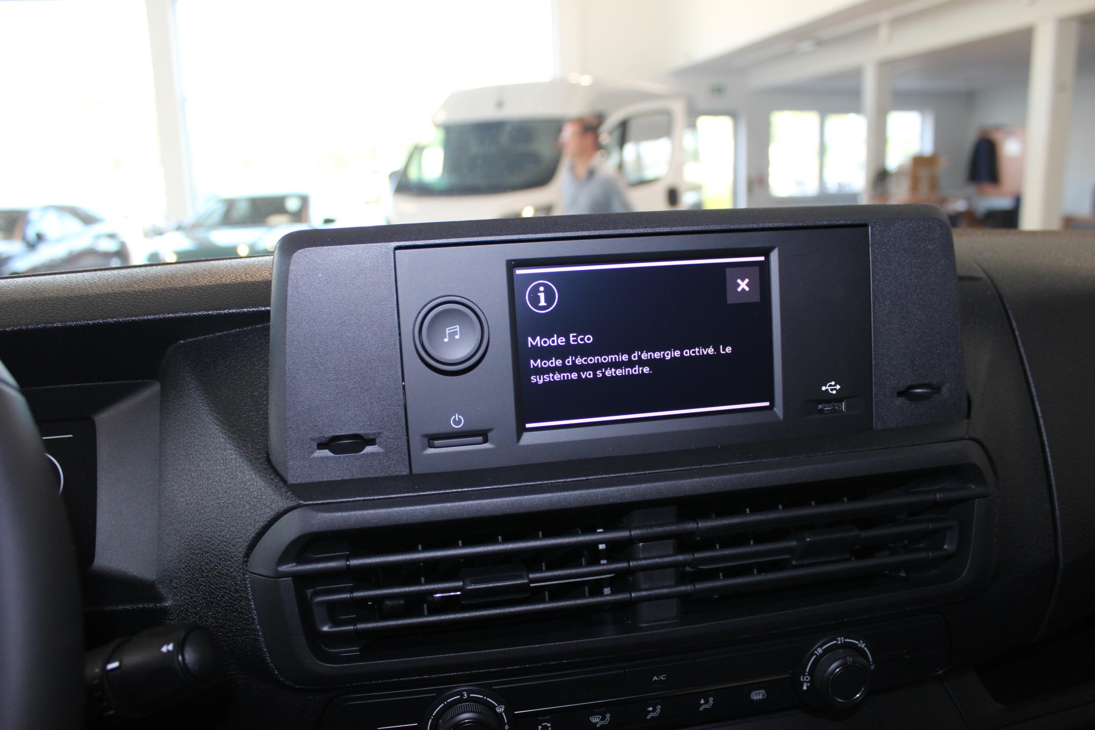 Opel Vivaro skříň