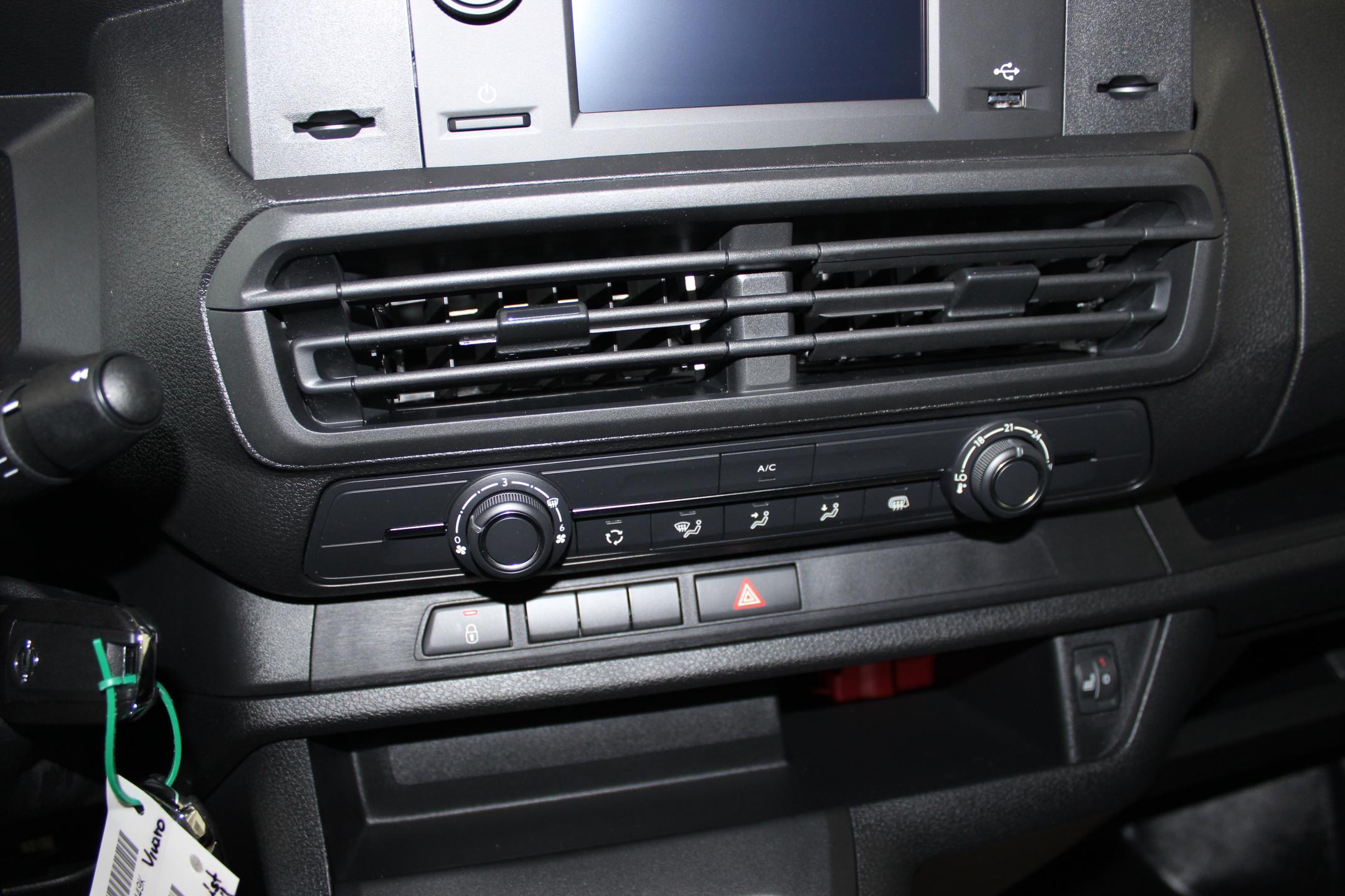 Opel Vivaro skříň