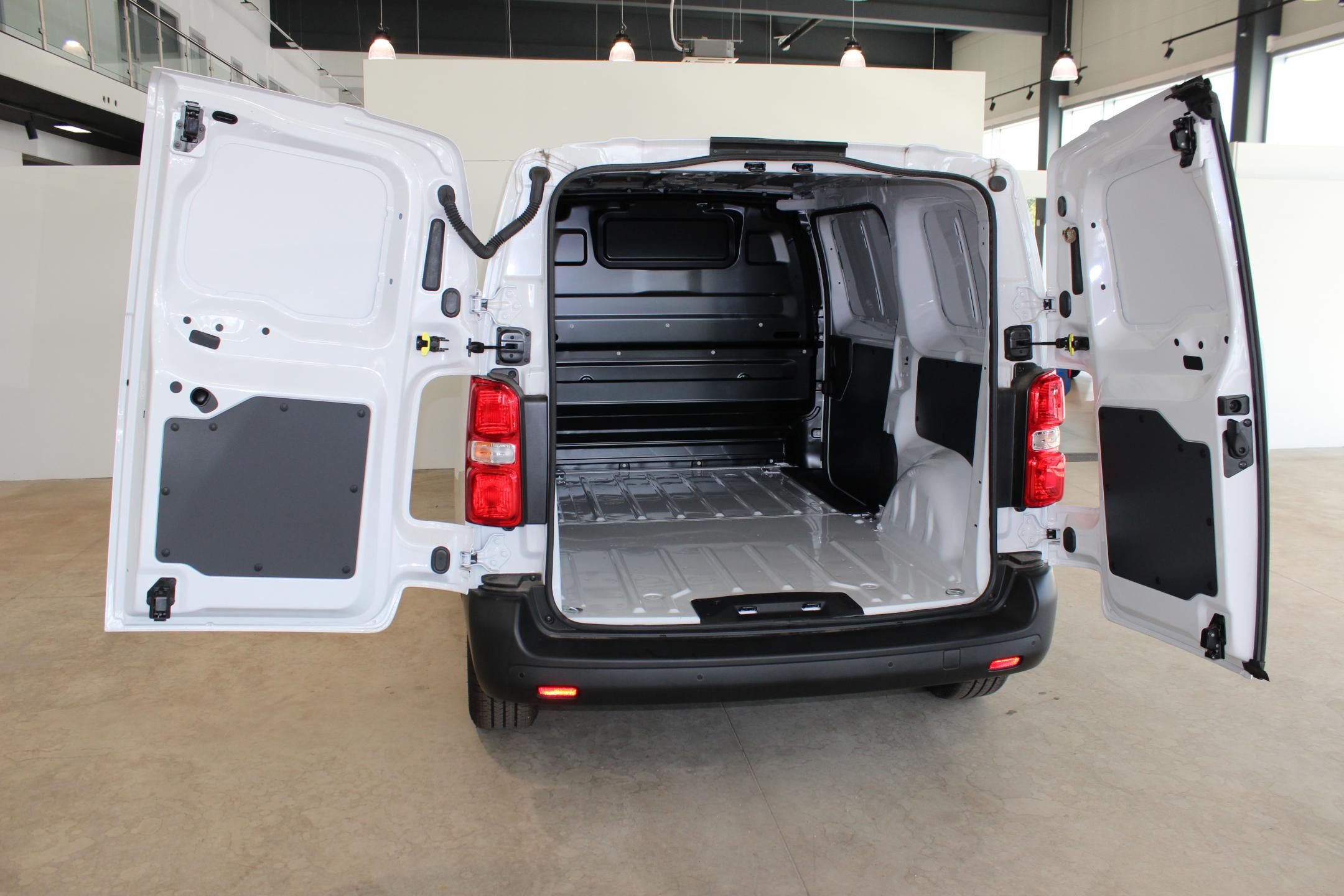 Opel Vivaro skříň
