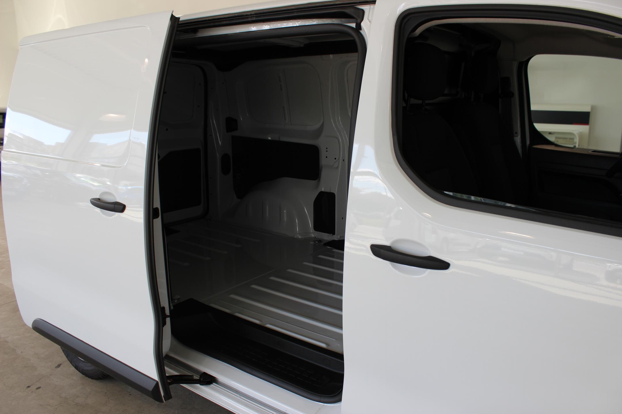 Opel Vivaro skříň