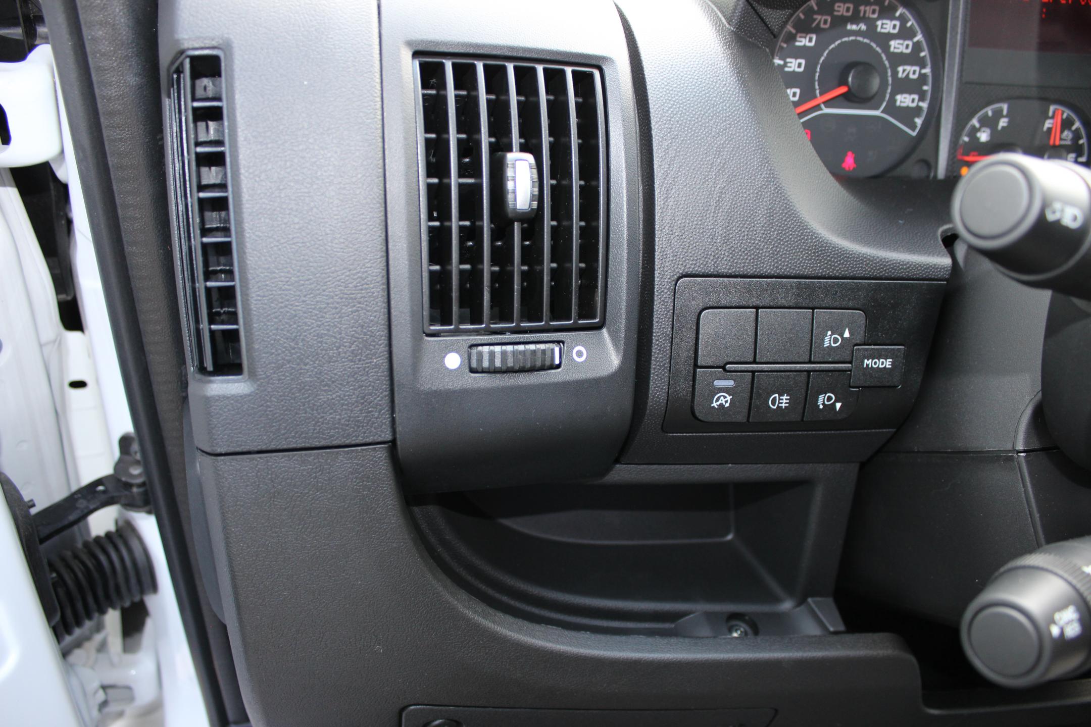 Opel Movano skříň