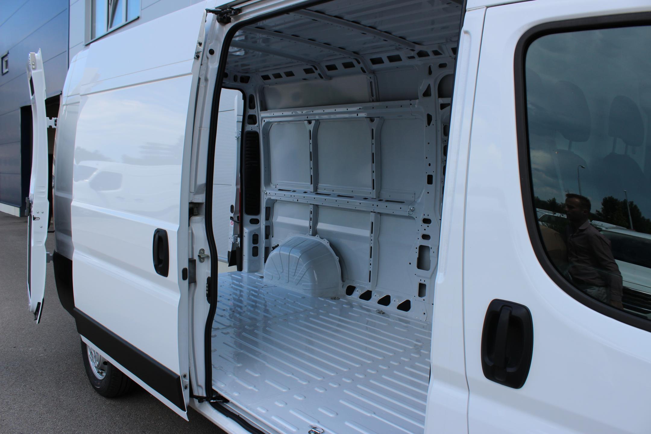 Opel Movano skříň