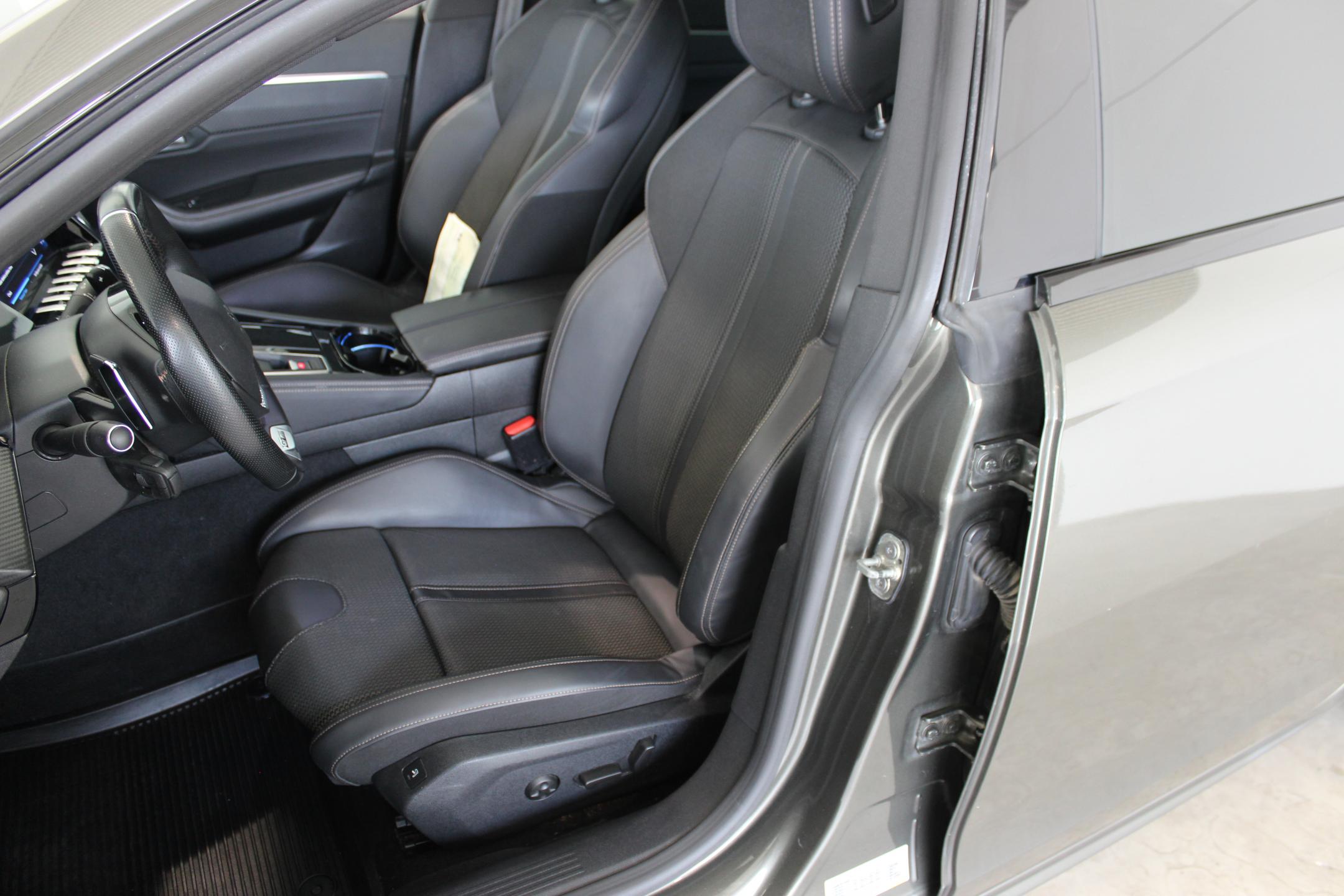 Peugeot 508 hatchback