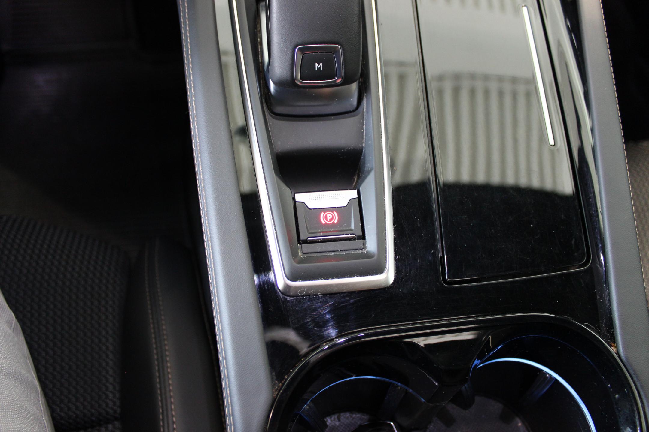 Peugeot 508 hatchback