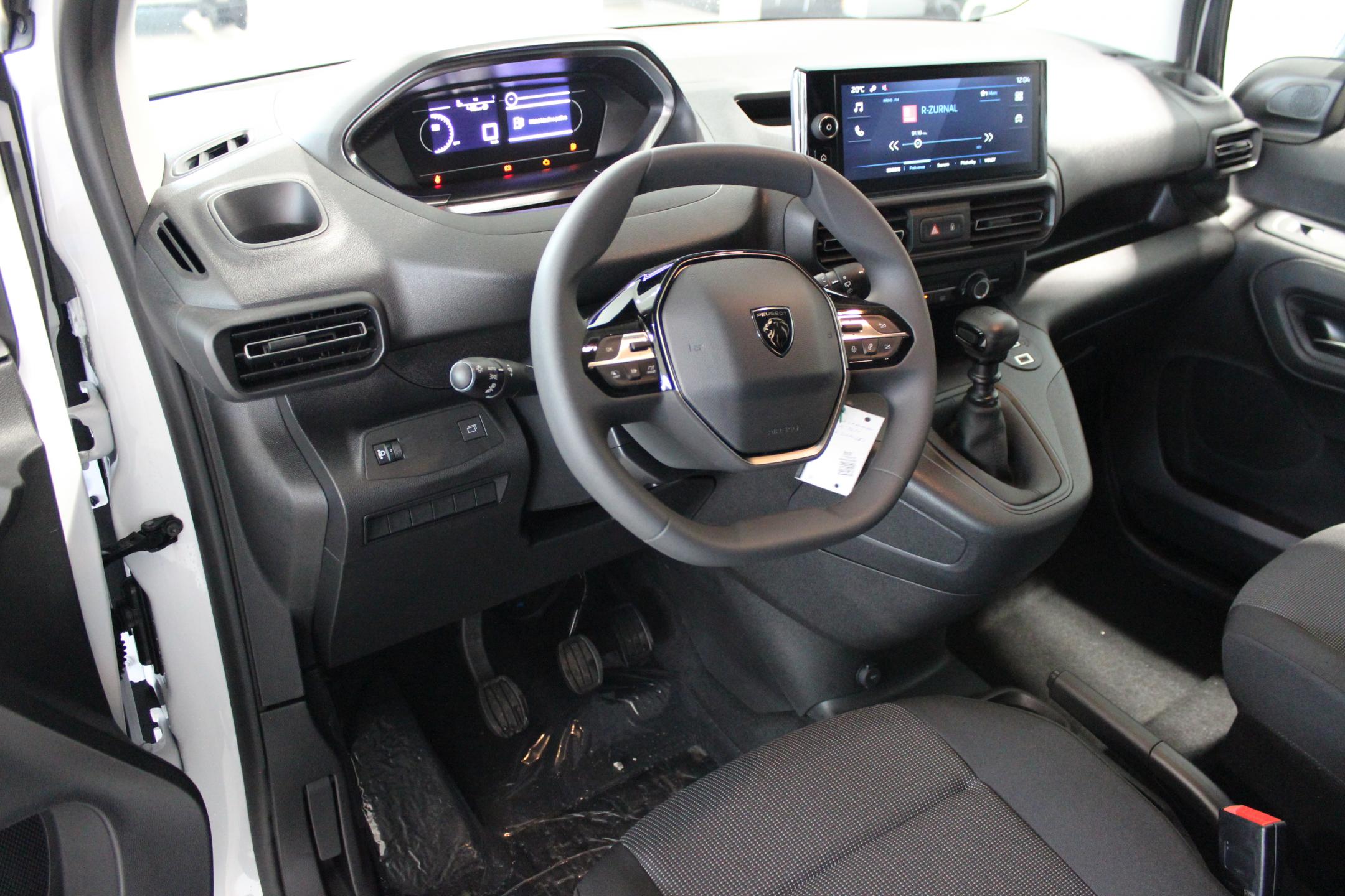 Peugeot Partner skříň