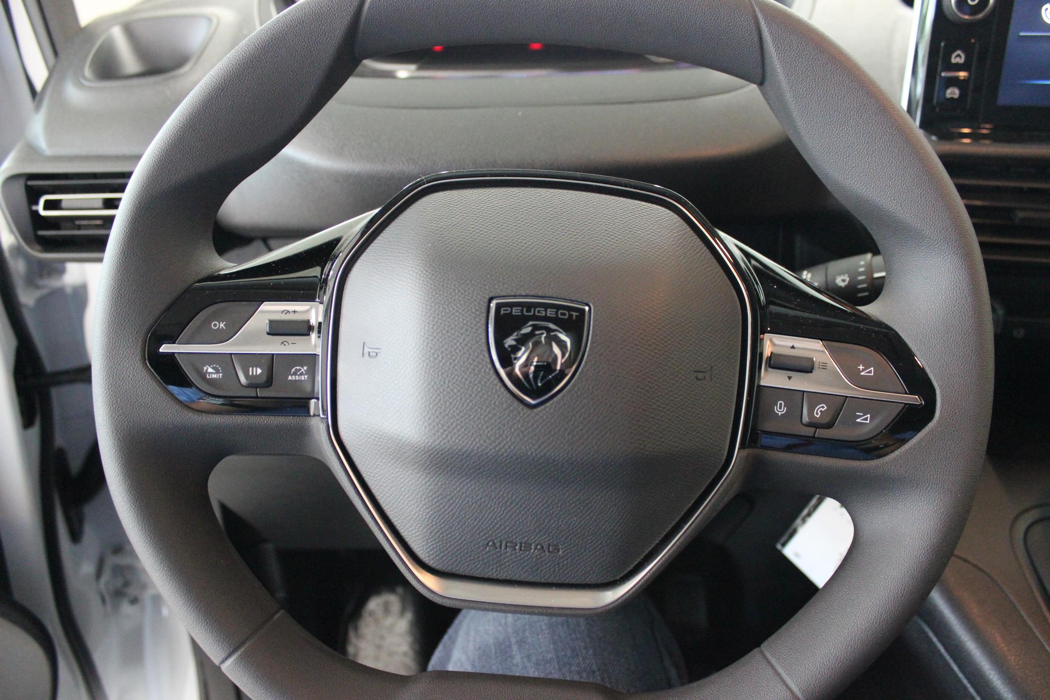 Peugeot Partner skříň