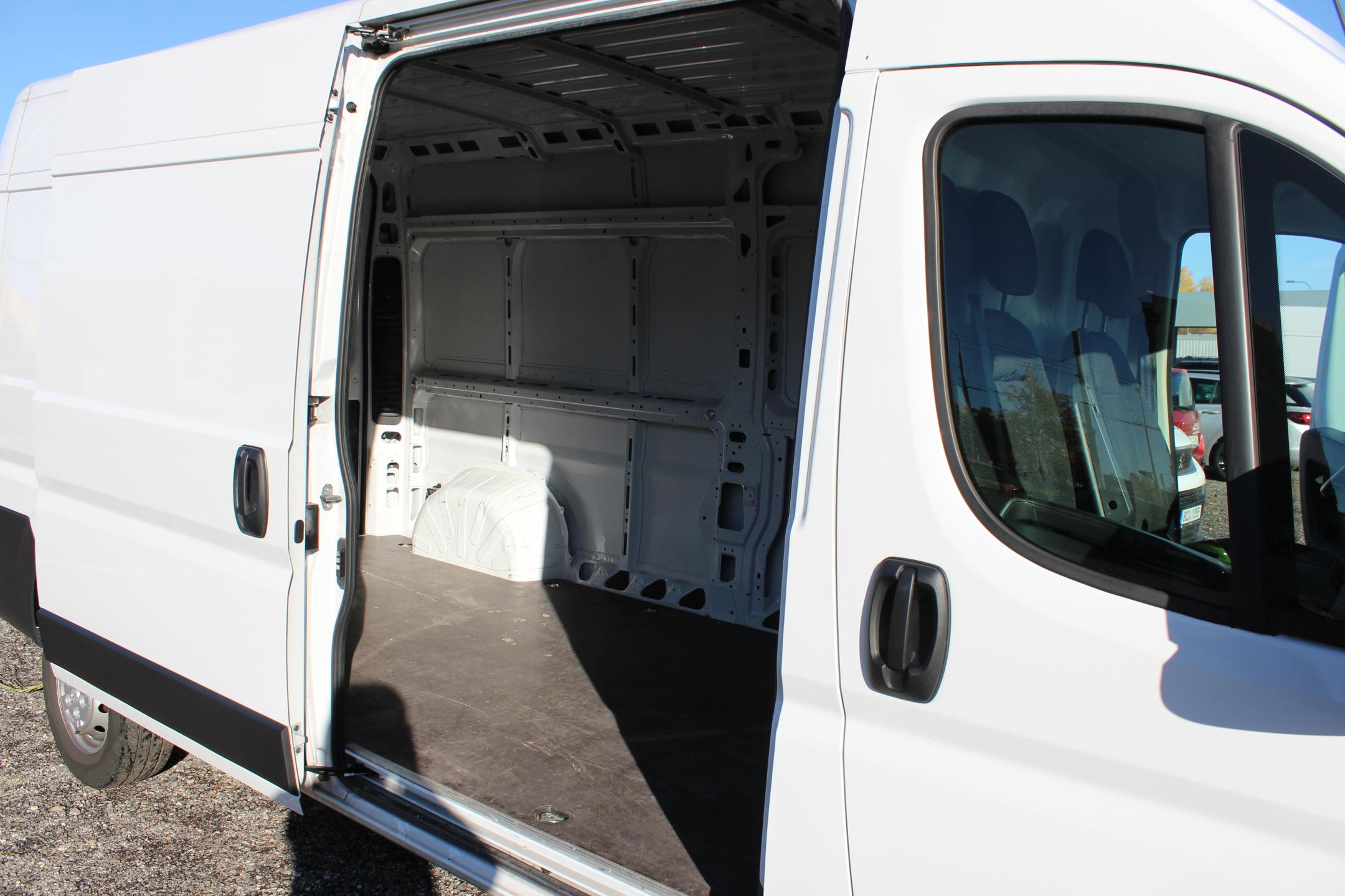 Peugeot Boxer skříň