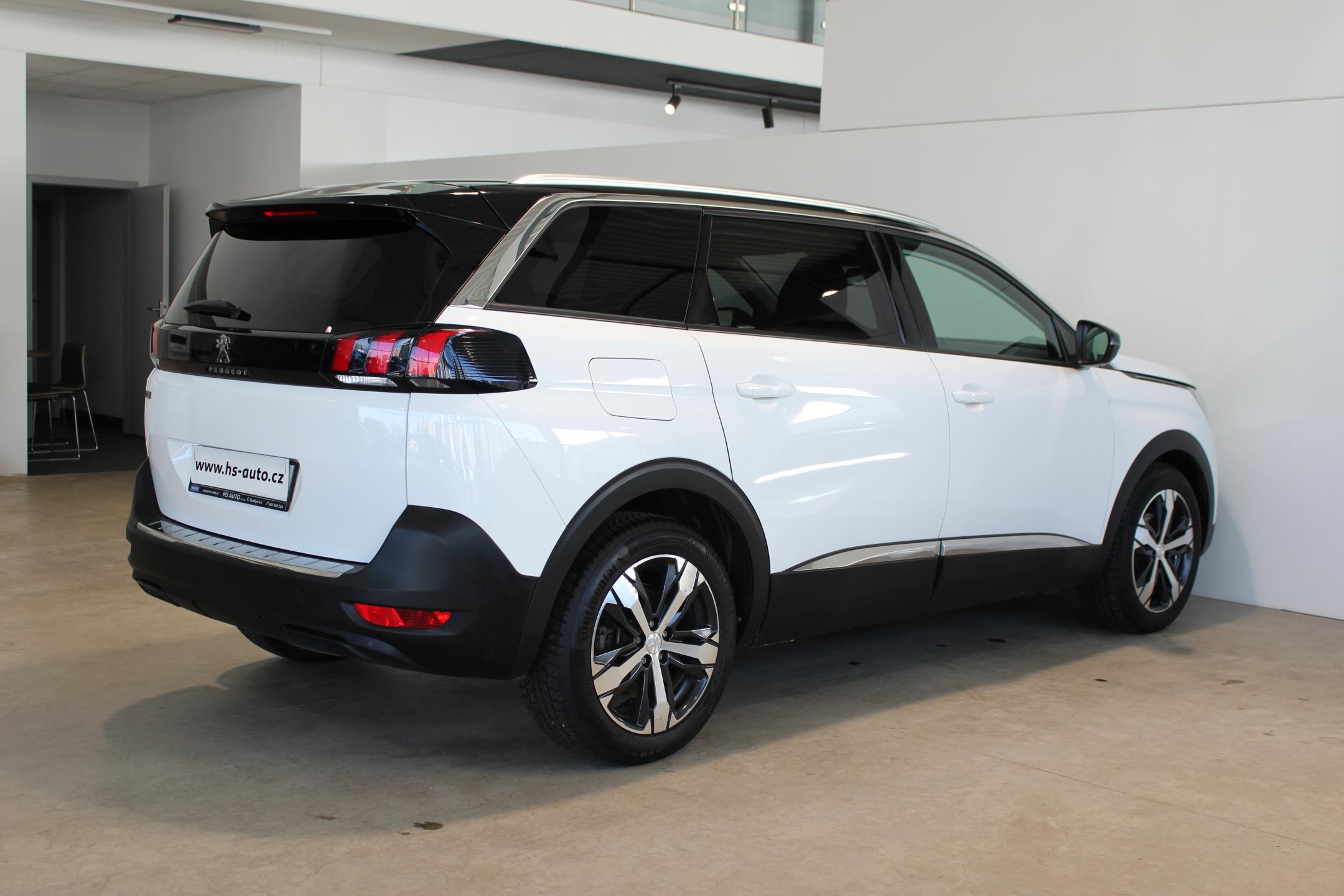 Peugeot 5008 SUV