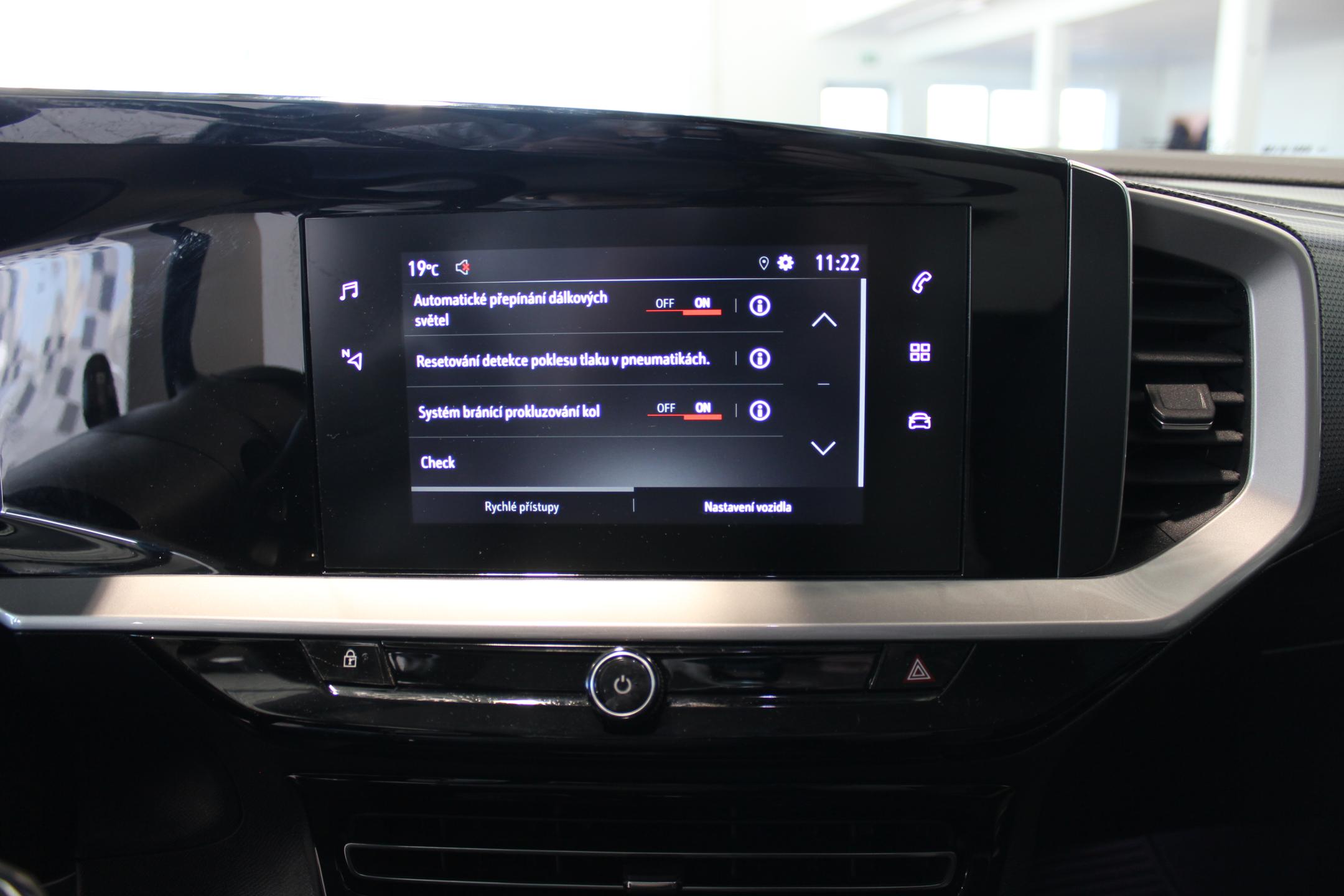 Opel Mokka hatchback