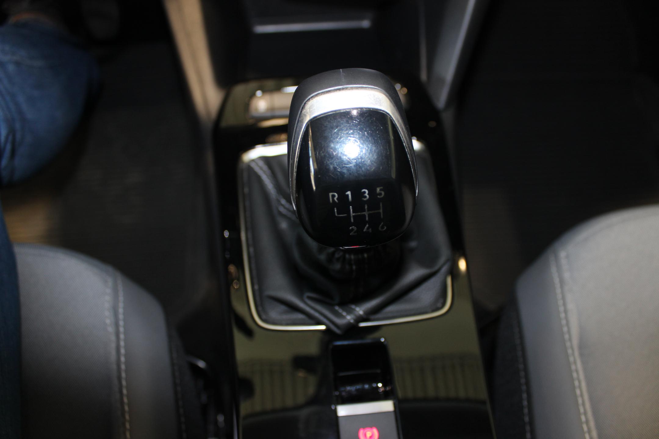 Opel Mokka hatchback