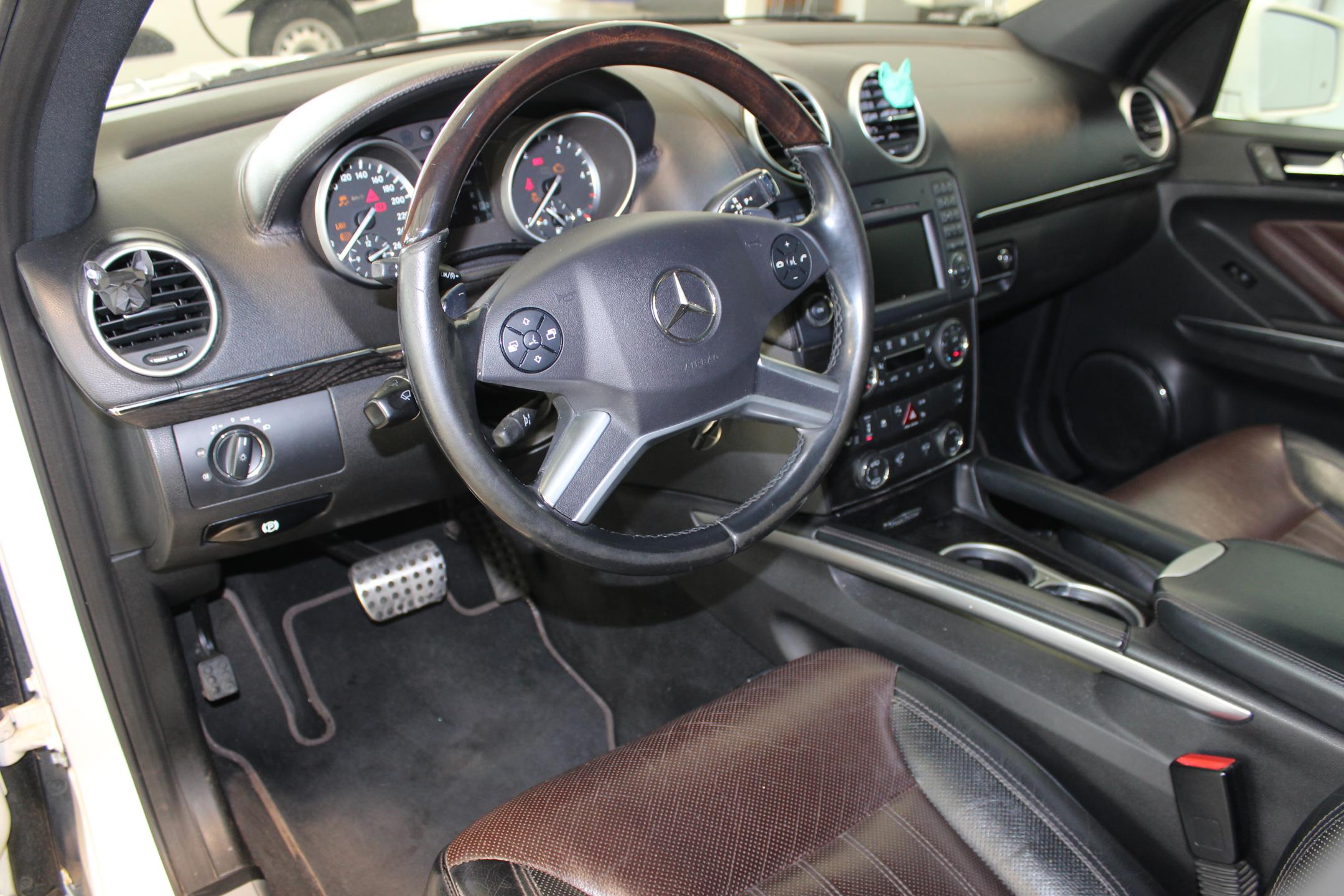 Mercedes-Benz GL SUV