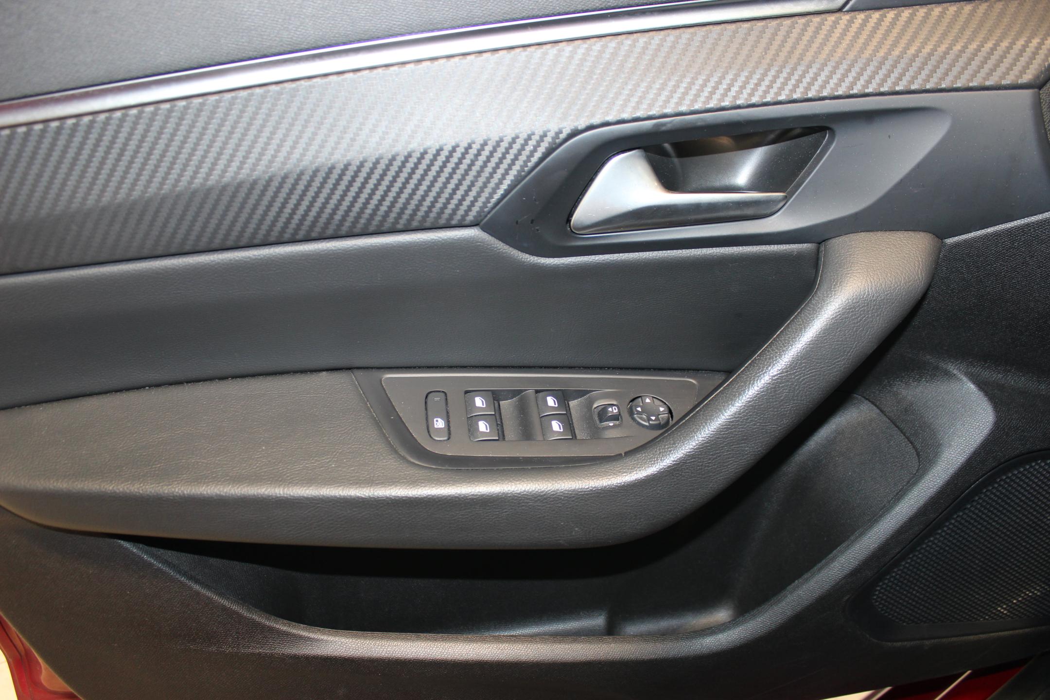 Peugeot 508 limuzína