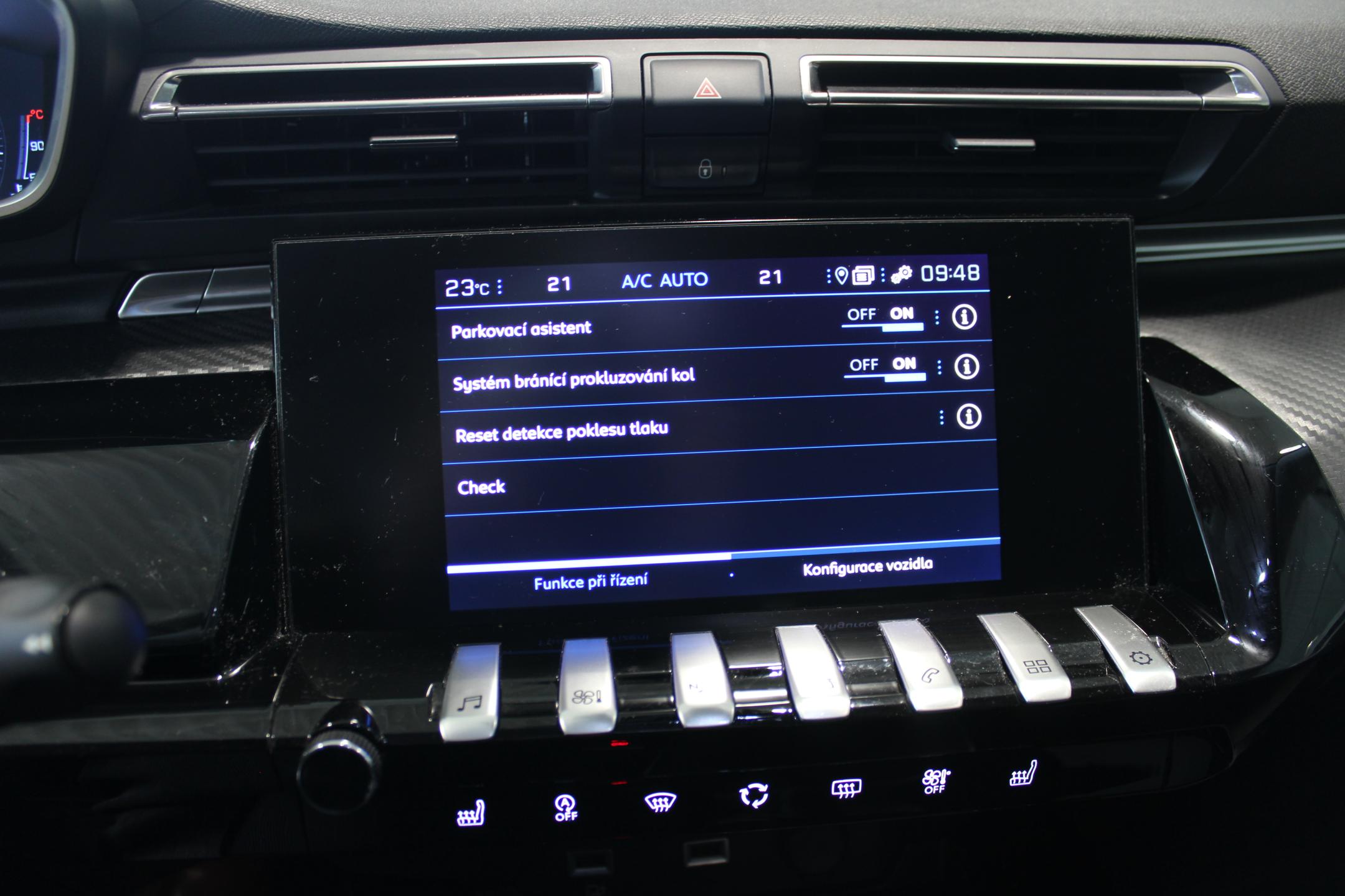 Peugeot 508 limuzína