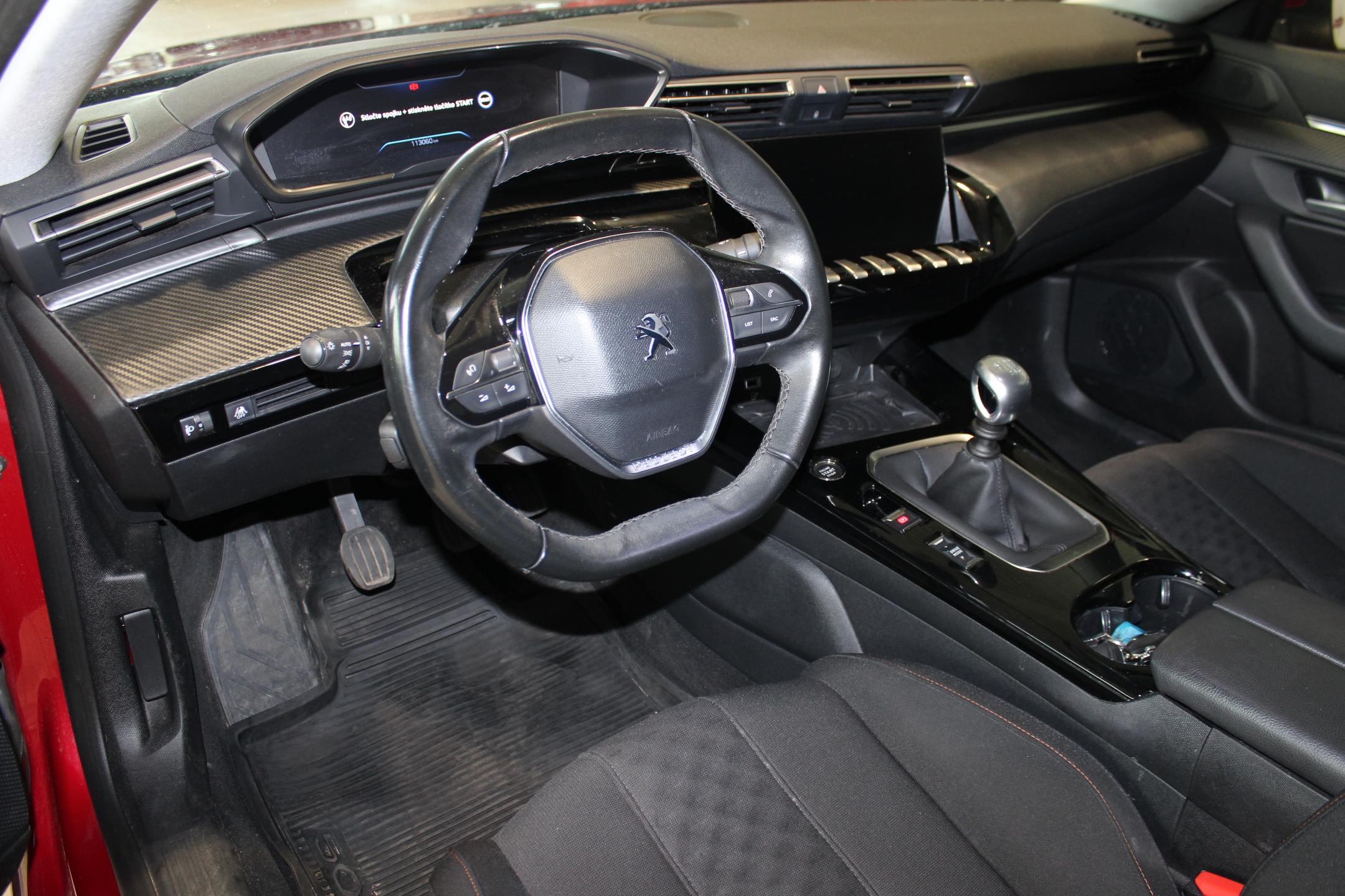 Peugeot 508 limuzína